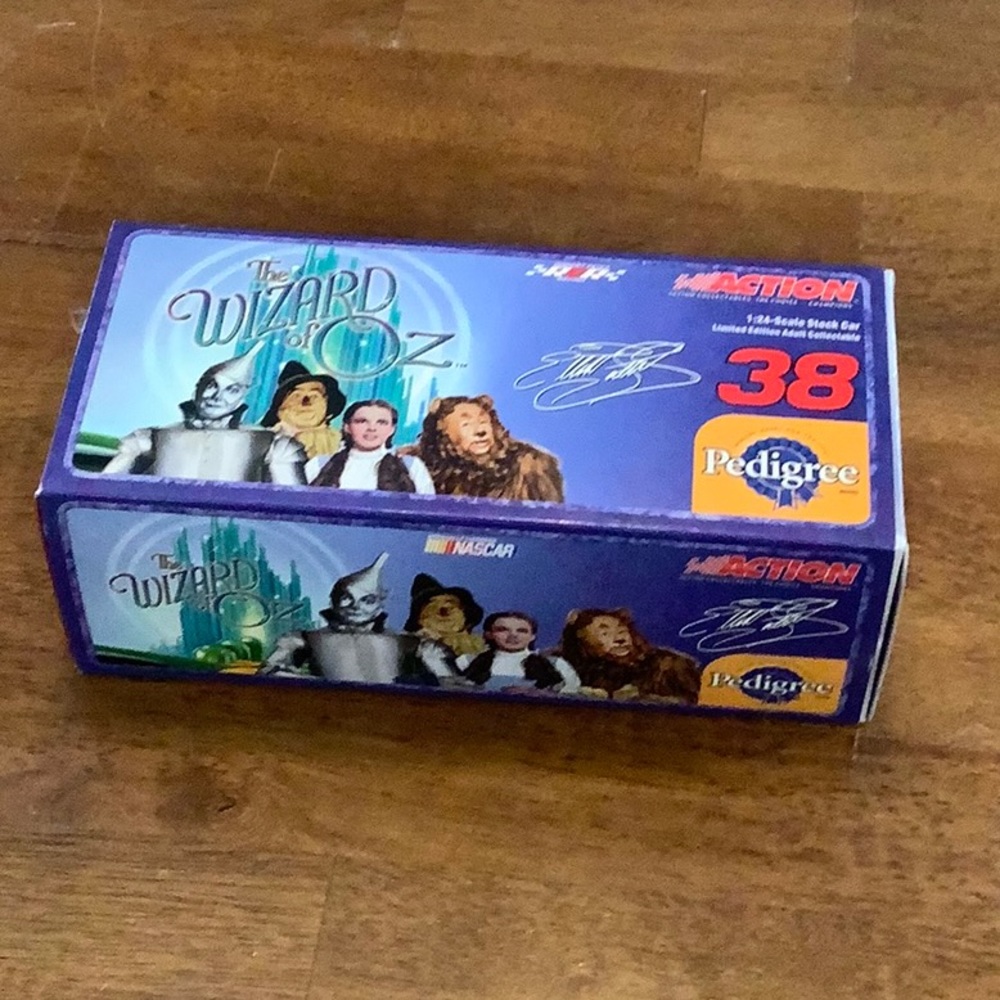 Wizard of Oz #38 Elliot Sadler limited Edition Nascar diecast